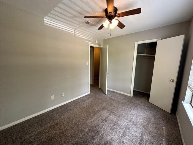 Building Photo - 4745 Holly Ln E