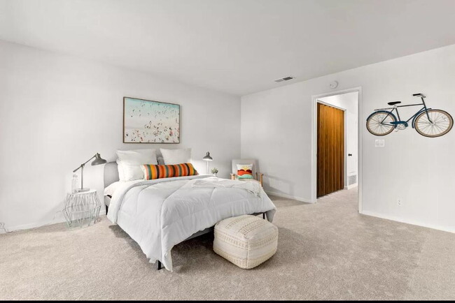 Building Photo - "Charming 1-Bed Santa Cruz Retreat with El...