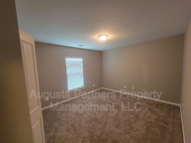 Building Photo - 1733 Ethan Way