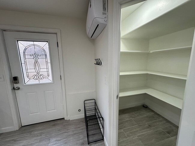 Building Photo - 4000 Mount Airey Dr