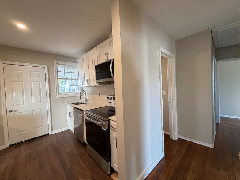 Building Photo - 4 Hibiscus Ave