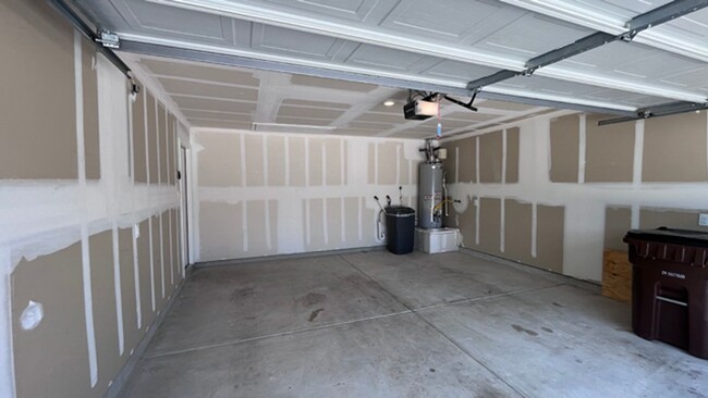 Building Photo - Charming 4-Bedroom Home Available for Rent...