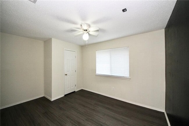 Building Photo - 8009 Cahill Dr