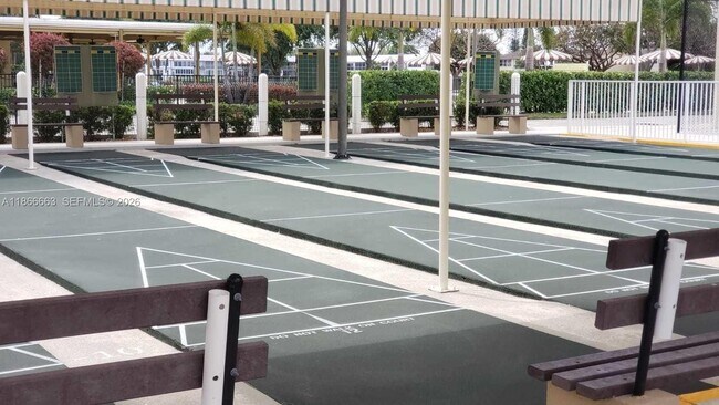 Building Photo - 202 Canterbury I