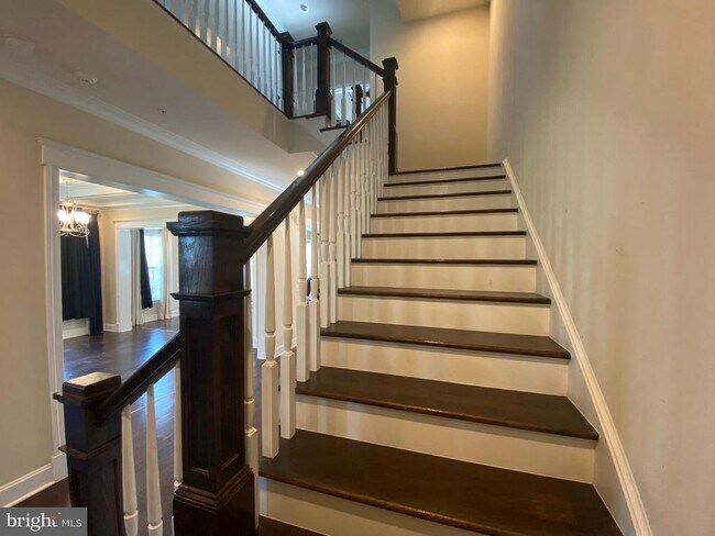 Building Photo - 2163 Potomac River Blvd