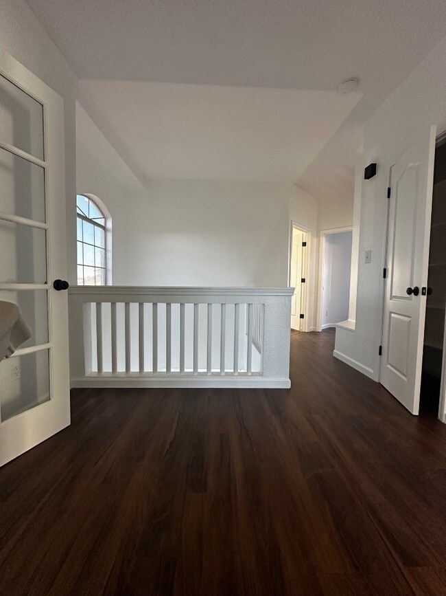 Building Photo - 7600 Plaza Redonda Dr