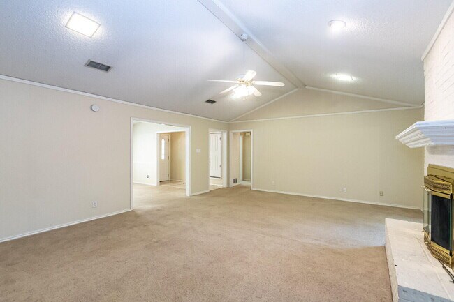Building Photo - 8107 Salem Ave