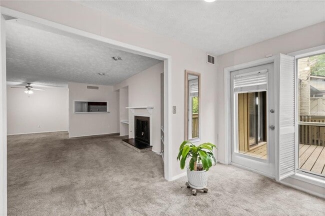 Building Photo - 1004 Dunbar Dr