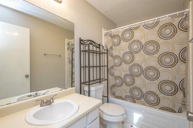 Building Photo - 100 Hillside Rd