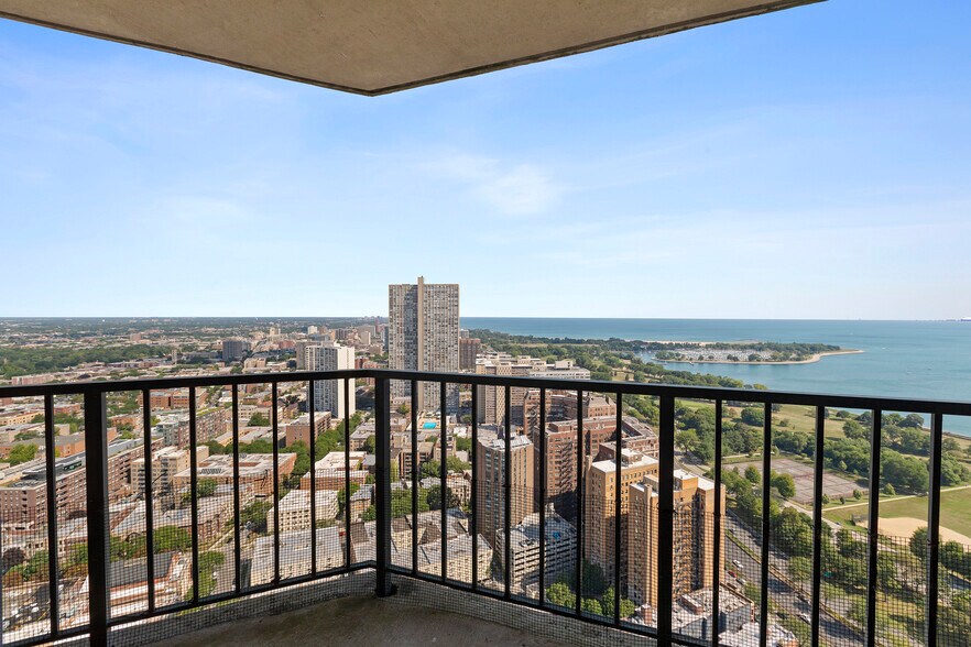 Building Photo - 3660 N Lake Shore Dr