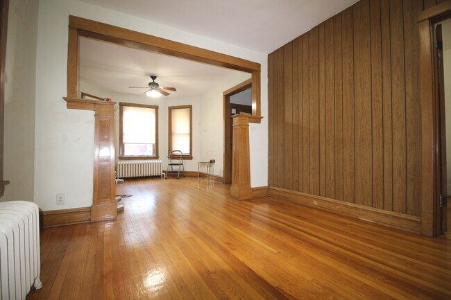 Building Photo - 3905 N Christiana Ave