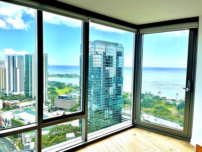 City & Water View - Ae'o at Ward Village