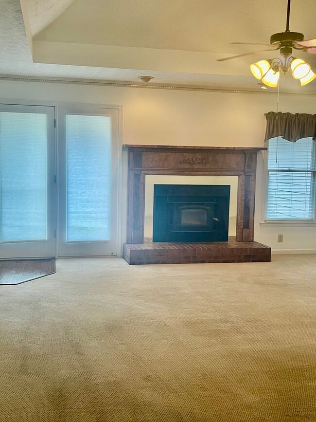 Building Photo - Beautiful Brick Ranch with basement