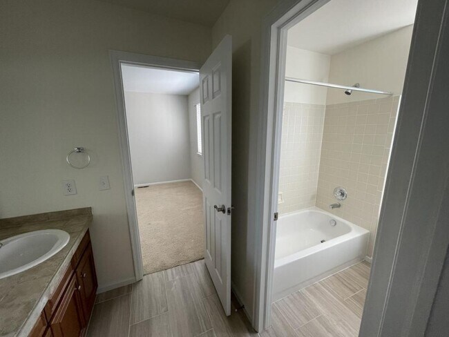 Building Photo - 12965 Banyon Cir