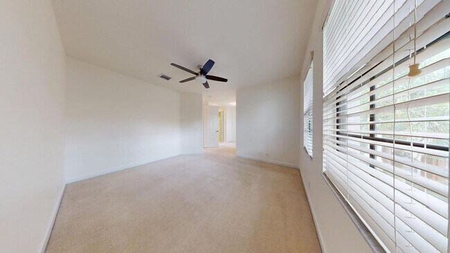 Building Photo - 235 Chrystie Cir