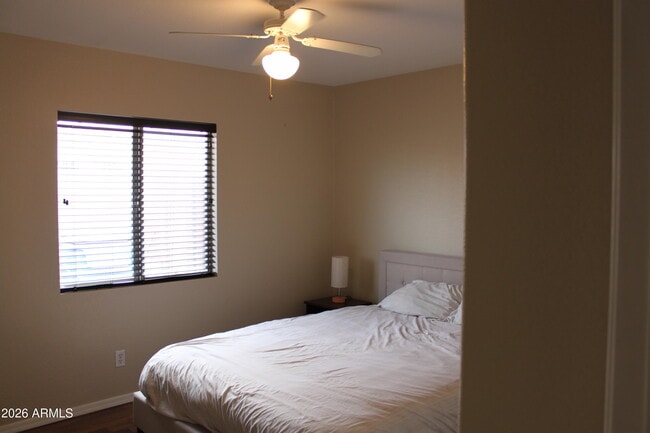 Building Photo - 740 W Baylor Ln