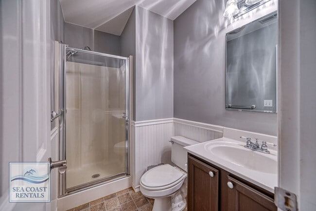 Building Photo - RARE AVAILABLE SUMMER RENTAL MAY-OCTOBER