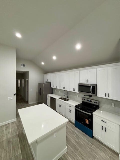 Building Photo - 16930 W Lynbrook