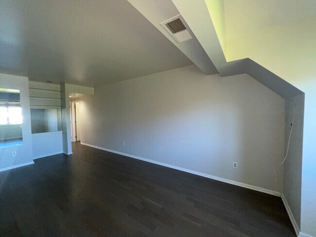 Building Photo - 1132 Windward Rd