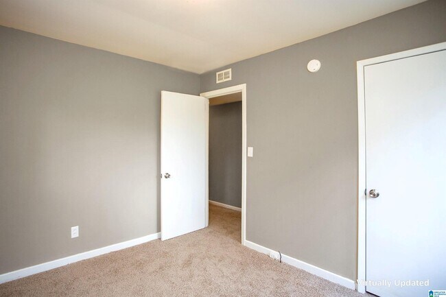 Building Photo - 1317 Hartford Dr