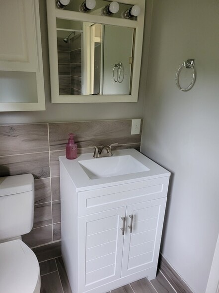 Building Photo - 4333 4th St