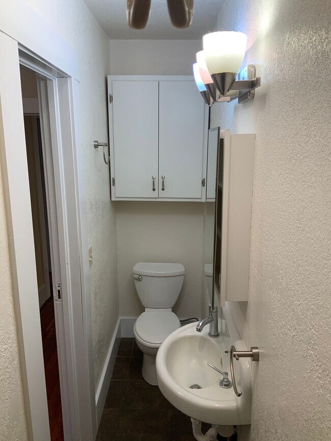 Building Photo - 3056-04 - MSF Properties