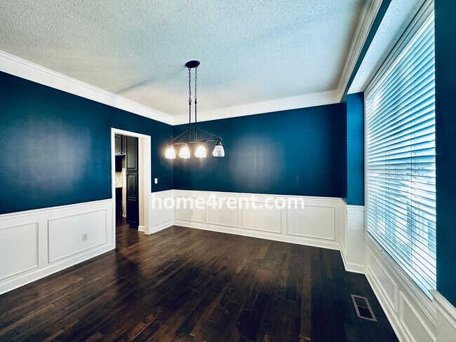 Building Photo - Elegant Cul-de-Sac Retreat with 5th Bedroo...