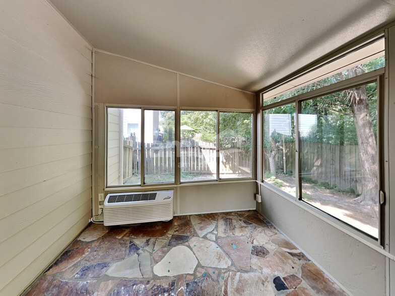 Building Photo - 11515 Bentham Ct
