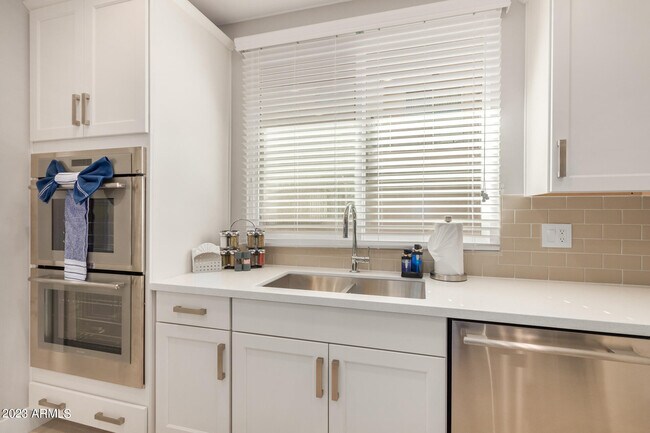 Building Photo - 7550 E Osborn Rd