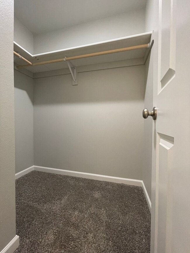 Building Photo - Modern Designed Home with Second Family Room