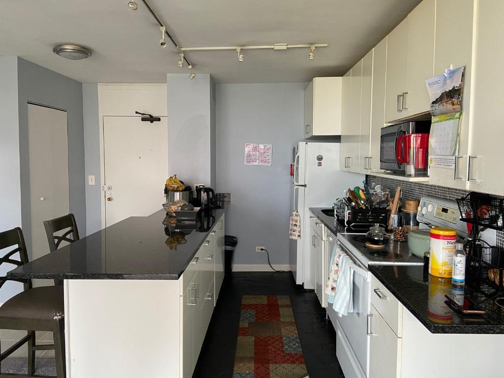 Building Photo - 5455 N Sheridan Rd