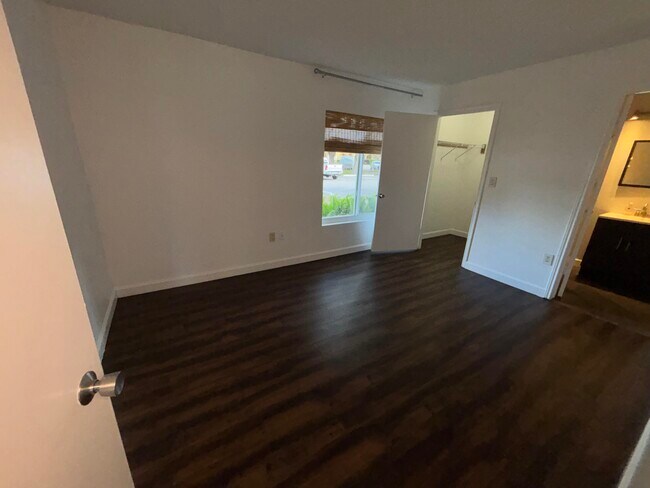 Building Photo - 2371 NW 33rd St