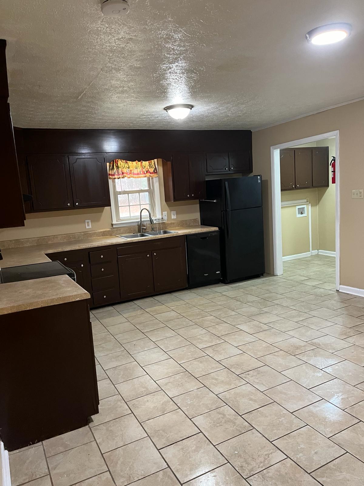 Building Photo - 1722 Shiloh Dr