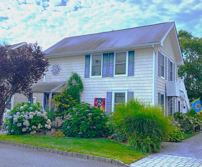 Primary Photo - 14 Cook St