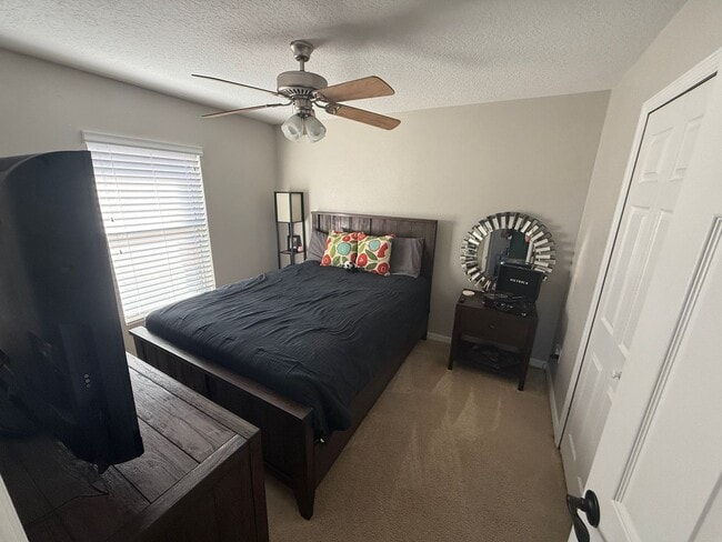 Building Photo - 3-Bedroom, 2-Bathroom Home in Waters Edge