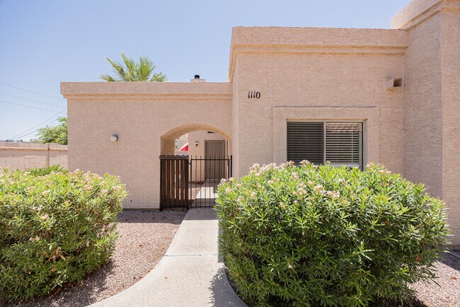 Building Photo - 2019 W Lemon Tree Pl