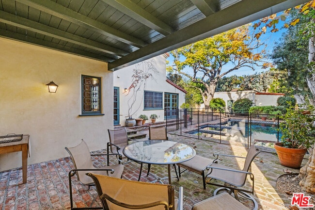 Building Photo - 200 S Anita Ave