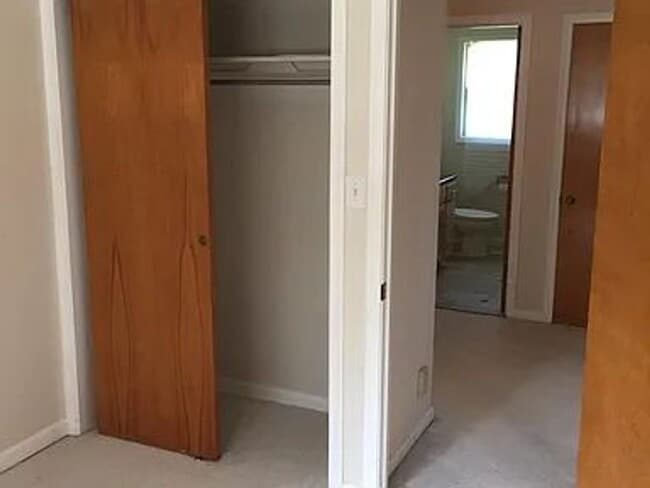 Building Photo - 2663 Colonial Way