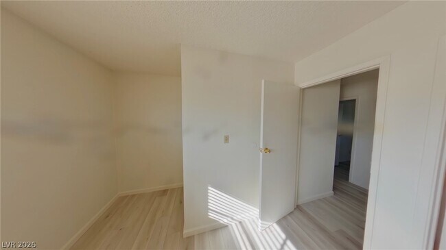 Building Photo - 210 Greenbriar Townhouse Way