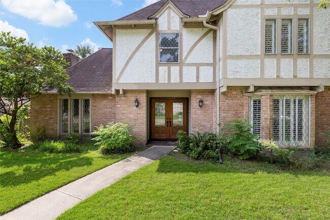 Building Photo - 8215 Winding Hill Ln