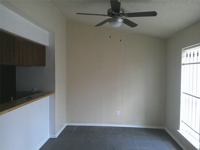 Building Photo - 5771 Easthampton Dr
