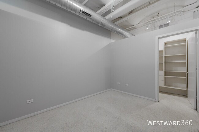 Building Photo - 500 S Clinton St