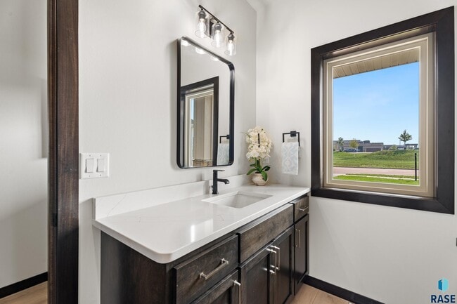 Building Photo - 1107 S Foss Ave