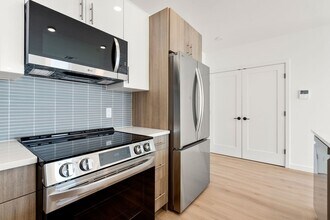 Building Photo - 40 Centre St