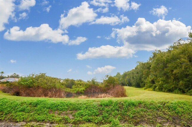 Building Photo - 18001 Richmond Pl Dr