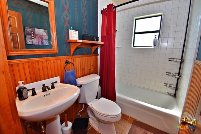 Building Photo - 4513 Center Point Rd