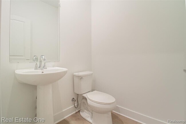 Building Photo - 49530 Coldwater Rdg Dr