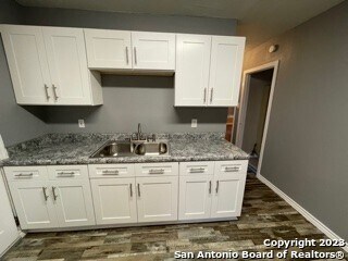 Building Photo - 215 Edna-