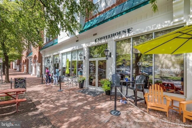 Building Photo - 5108 English Terrace