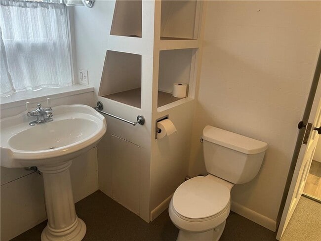 Building Photo - 14 Kay St